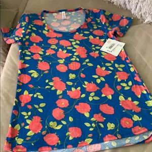 LuLaRoe Classic Tee.nwt